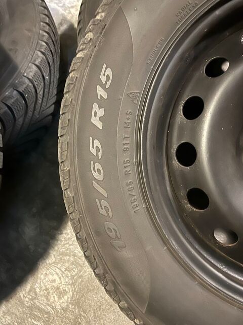 Pi&egrave;ces et &eacute;quipements Voiture Pneu voiture - roue  occasion Thonon-les-Bains 74200