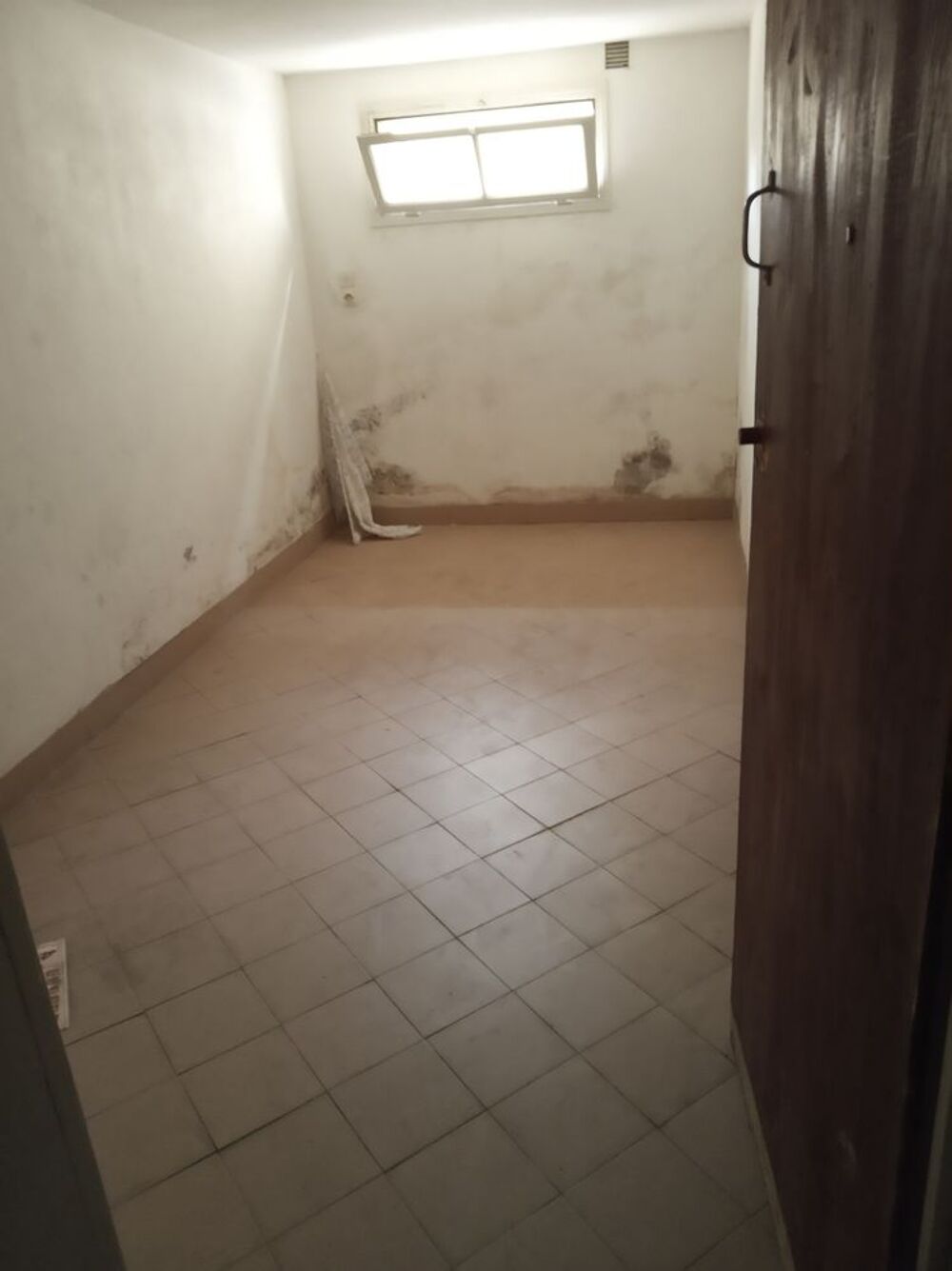 Vente Remise/Grange Cave / Box 1 Pièce Vitrée, 8 m² · Les Sables-d'Olonne Proche Les sables-d'olonne
