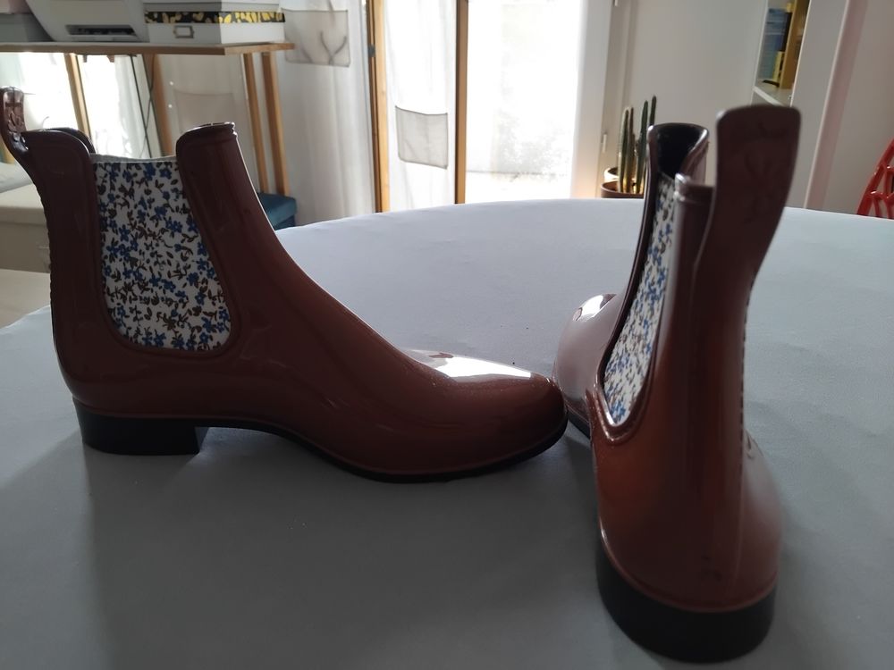 Chaussures bottines plastique Chaussures