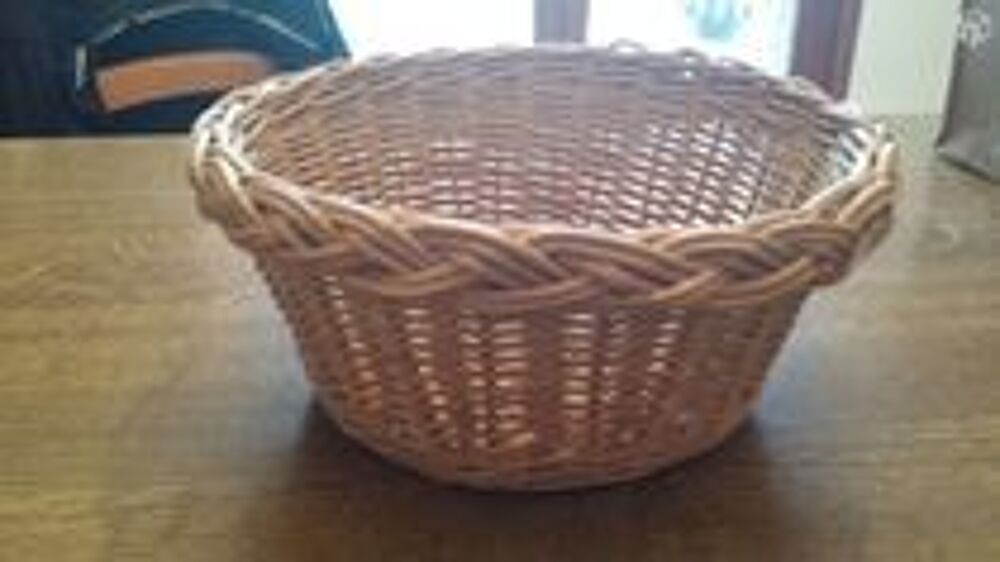 Corbeille ronde en osier tr&egrave;s solide neuve 30 cm x 13 cm Décoration