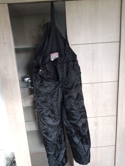 salopette neuve jamais porte, mixte couleurs noir 10 Ancenis (44)