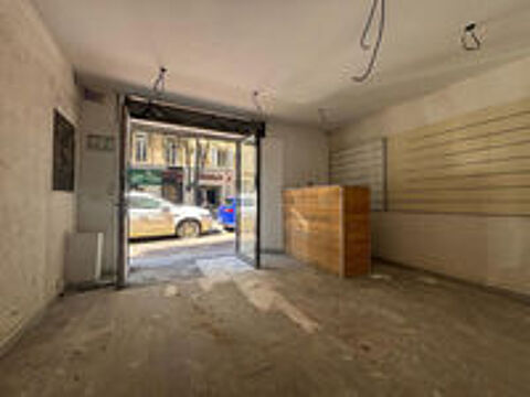   RARE A LA VENTE LOCAL COMMERCIAL AU COEUR DU CHAPITRE 