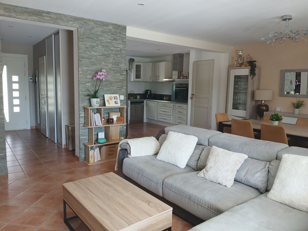 Vente Maison Villa familiale 120 m² ? Terrain 500 m² avec piscine ? Calme La fare-les-oliviers
