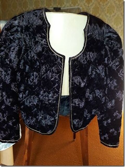 Bolro matelass velours noir 4 Pessac (33)