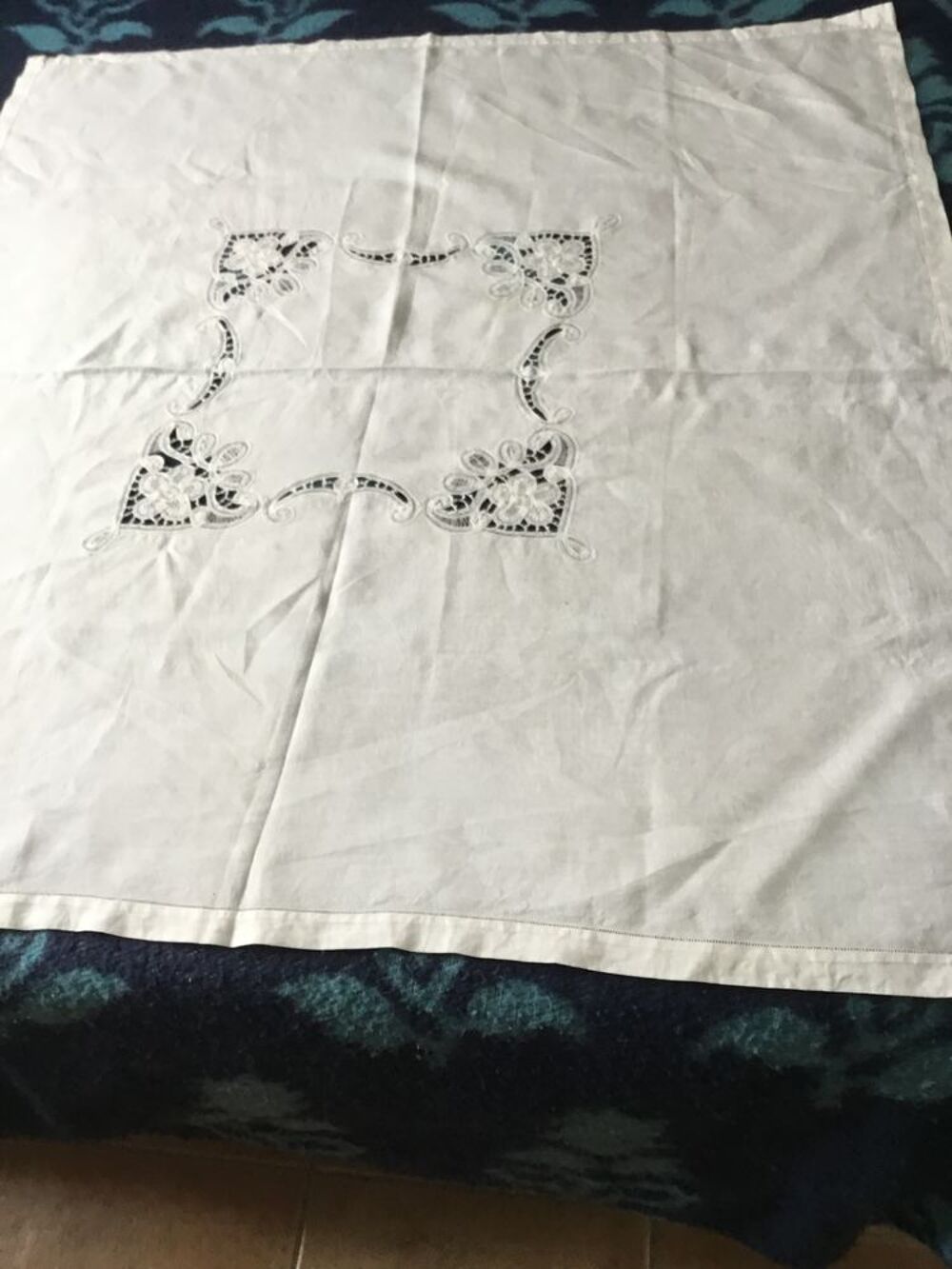 Nappe avec appliques en dentelle et ses serviettes Bon &eacute;tat Décoration