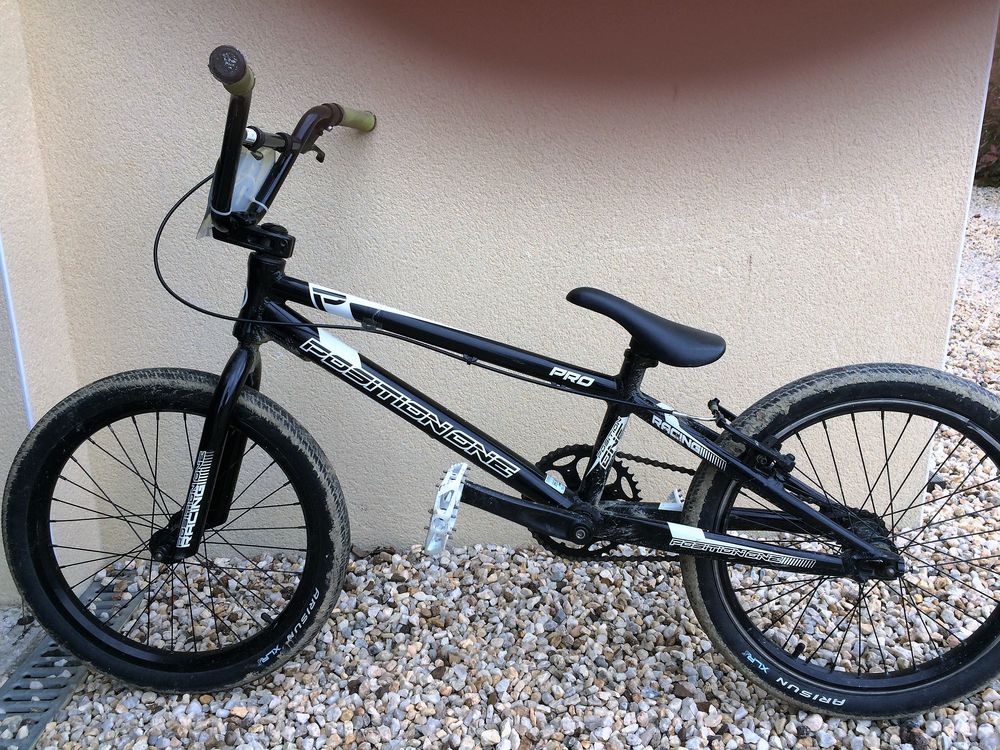 BMX race + pantalon et protection Vélos