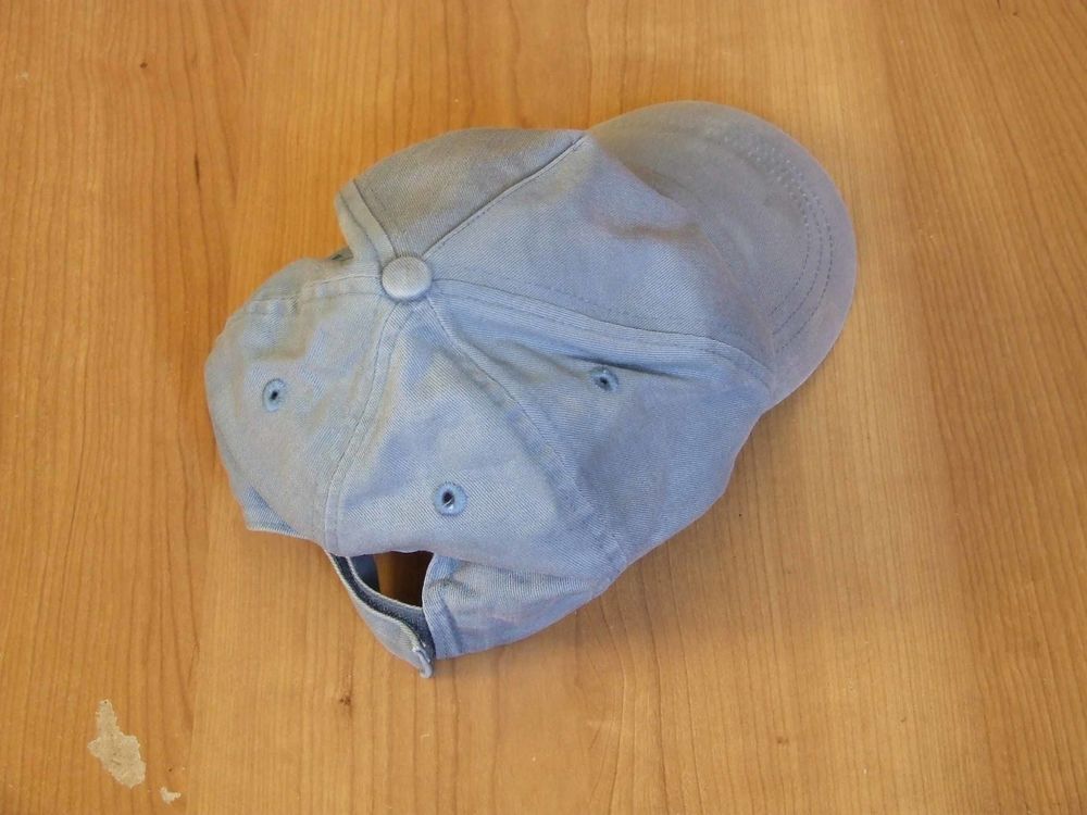 Casquette DOMYOS de d&eacute;cathlon gris bleu TBE
Vêtements