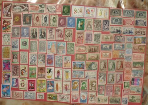 Lot de 303 timbres de TUNISIE. 37 Montreuil (93)