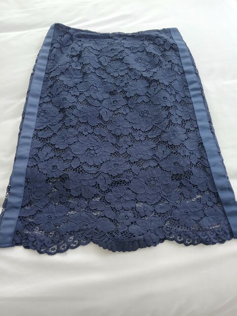 JUPE DENTELLE 15 Saint-Rapha�l (83)