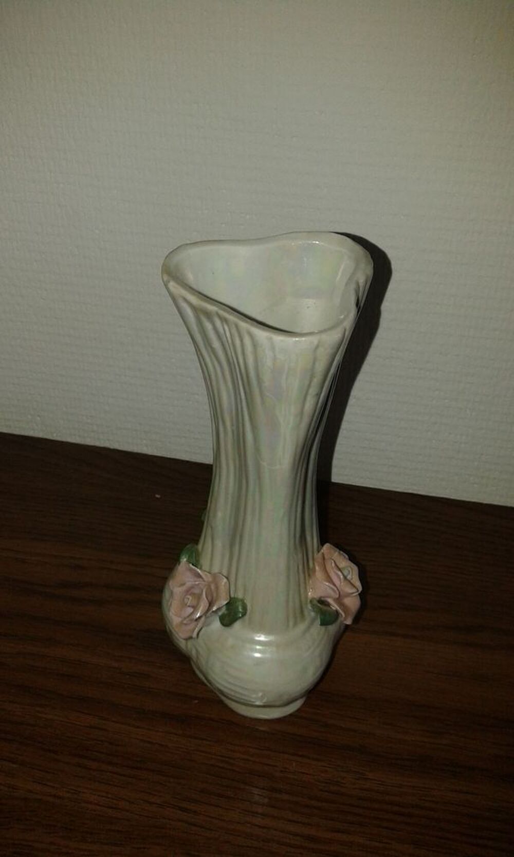 Tr&eacute;s jolie vase vintage d&eacute;cor fleuri Décoration