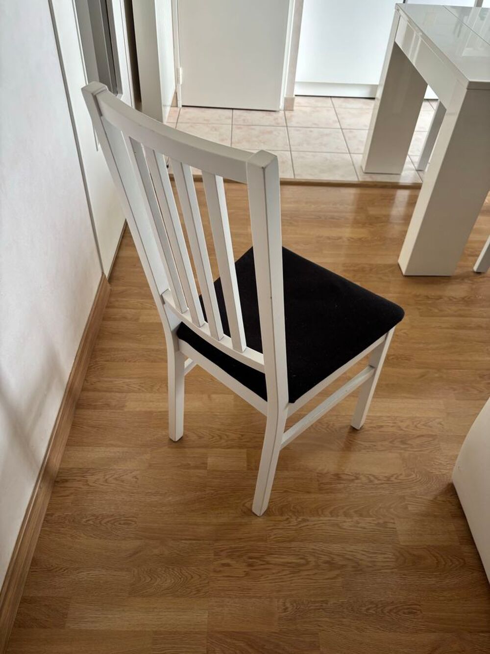 Lot de 4 chaises blanche IKEA Meubles