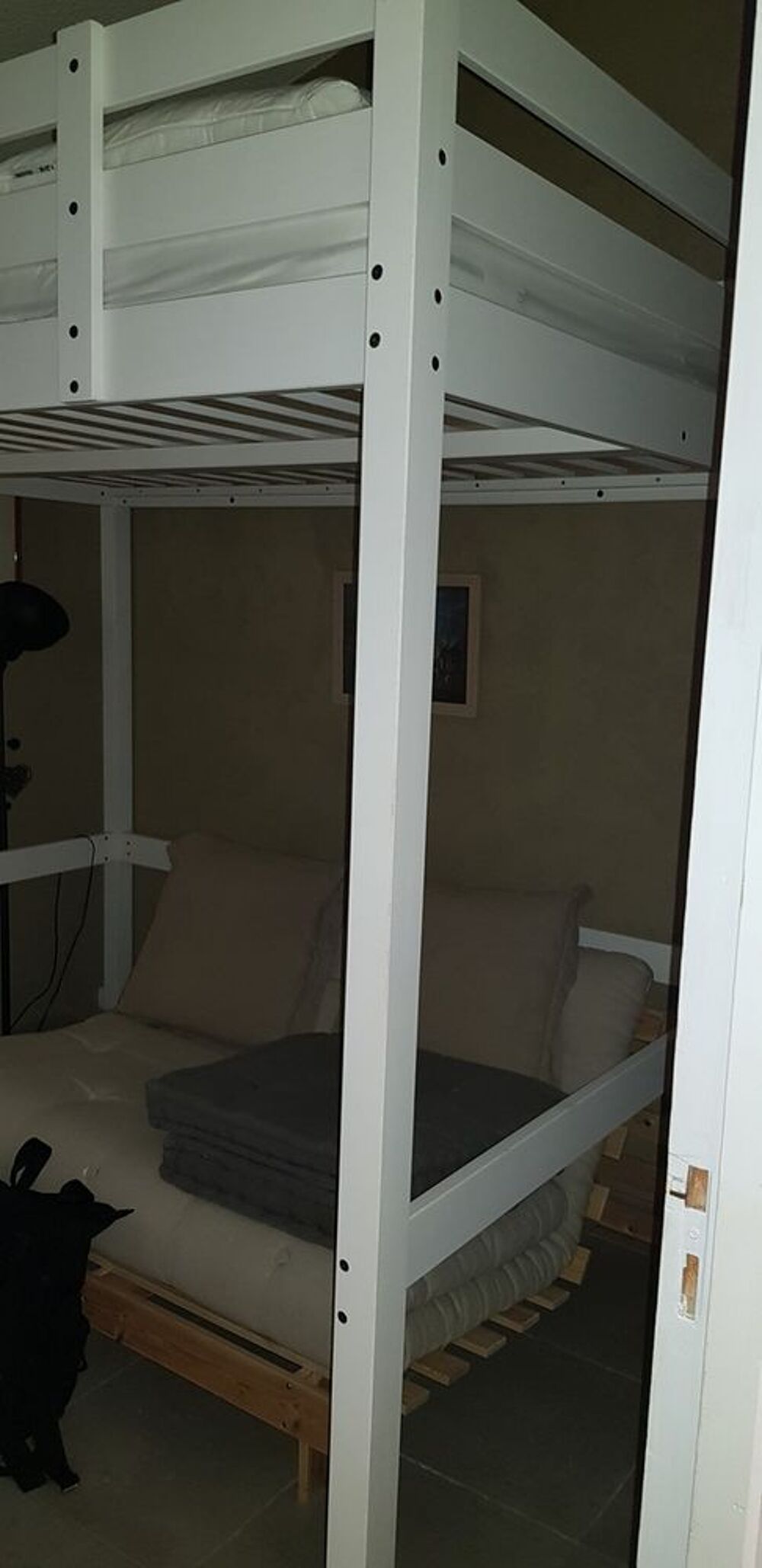 lit superpos&eacute;s: a l'&eacute;tage un lit double en bas banquette lit Meubles