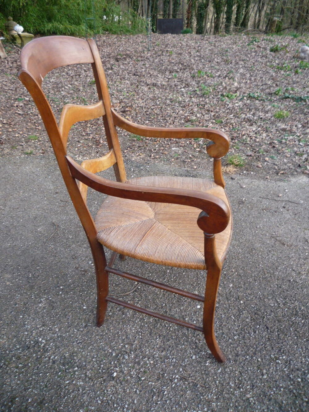 Fauteuil noyer &agrave; crosse (G) Meubles