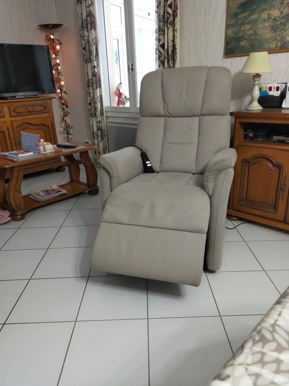 Fauteuil &eacute;lectrique tr&egrave;s bon &eacute;tat Meubles