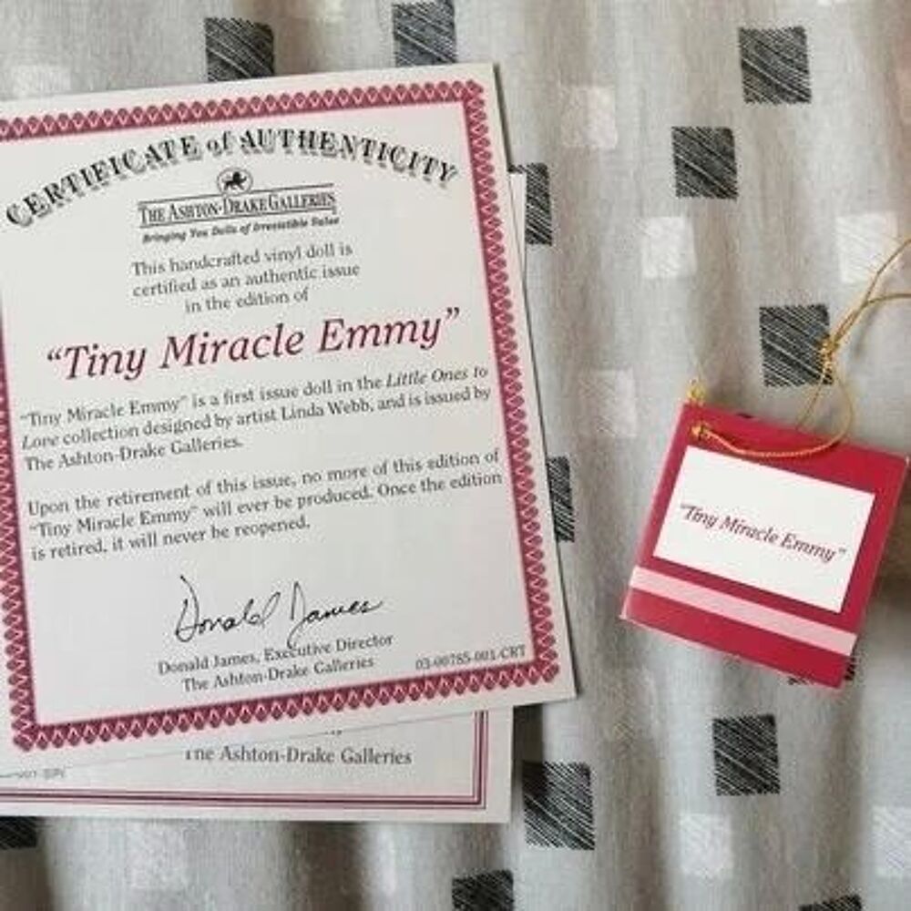 Poup&eacute;e Emmy, la petite merveille d'Ashton-Drake 