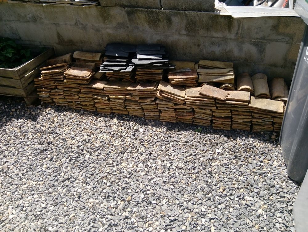Tuiles et fa&icirc;ti&egrave;res anciennes Bricolage