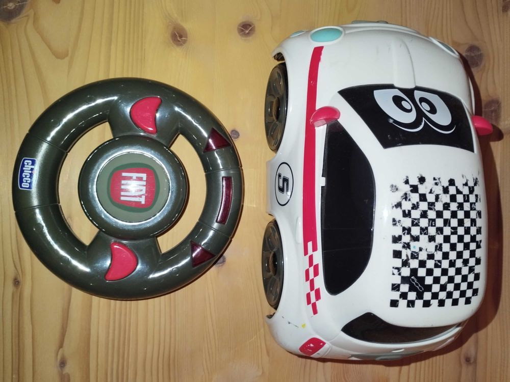 Voiture t&eacute;l&eacute;command&eacute;e Fiat 500 Jeux / jouets