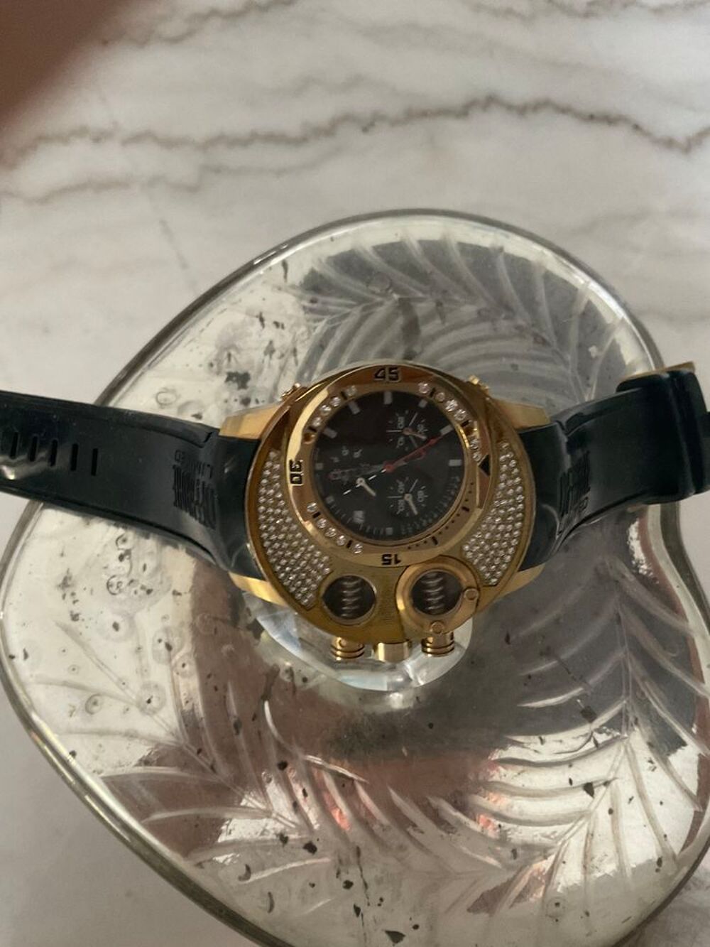 Belle montre femme originale marque Offshore Bijoux et montres