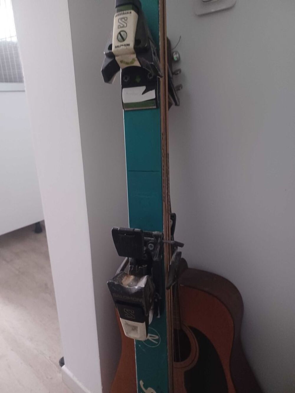 ski rossignol 1m85 contre console de jeu vid&eacute;o Consoles et jeux vidéos