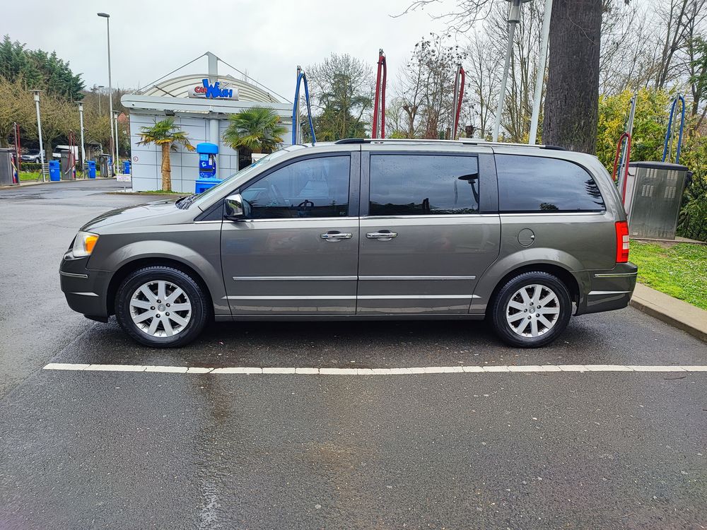 Grand Voyager 2.8 CRD LX A 2010 occasion 78100 Saint-Germain-en-Laye