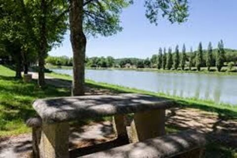 Murs commerciaux - 300m ² 450000 46300 Le vigan