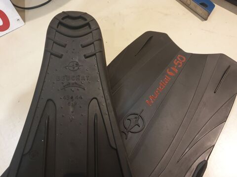 Palmes BEUCHAT Mundial noire 43-44 0 Tours (37)