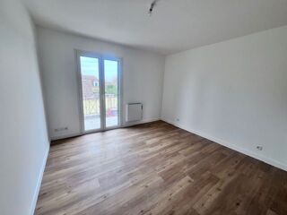  Appartement à louer 3 pièces 75 m²