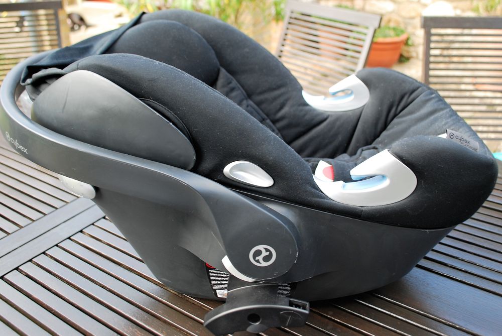 Si&egrave;ge Auto B&eacute;b&eacute; Aton Q Stardust Black en tr&egrave;s bon &eacute;tat Puriculture