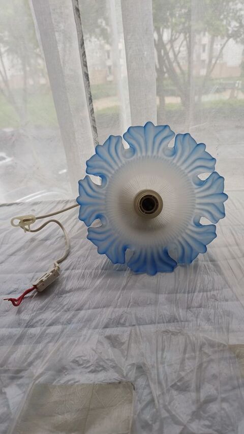 Lustre en  verre pour salon La Maladrerie (78)