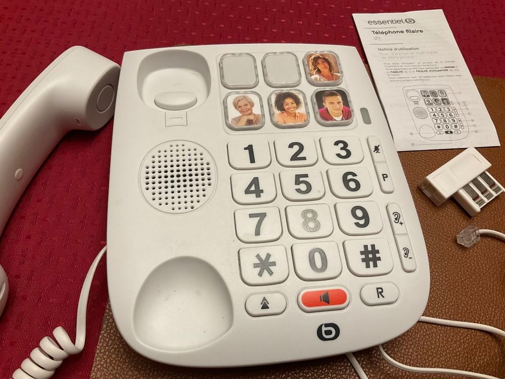 T&eacute;l&eacute;phone fixe filaire Essentiel IZY Téléphones et tablettes