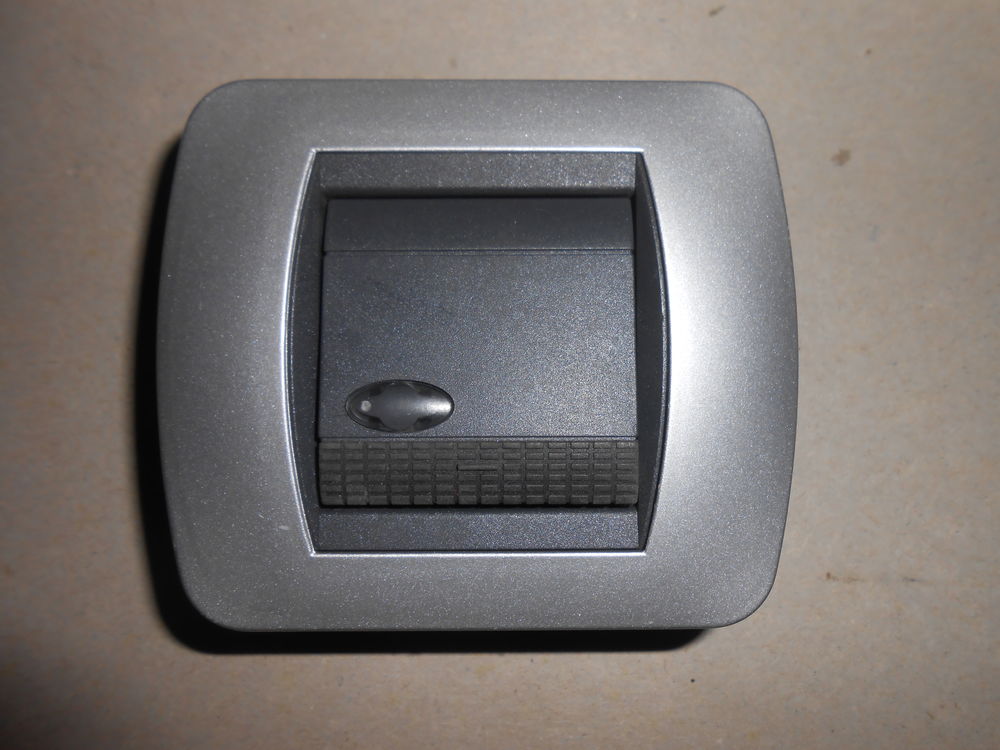 BOUTON POUSSOIR LUMINEUX ARNOUX (139) Bricolage