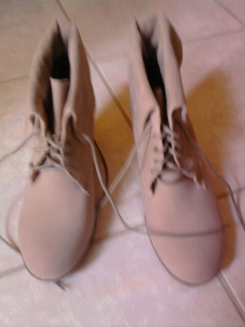 chaussure de couleur camel
0 Saint-Martin-de-Crau (13)