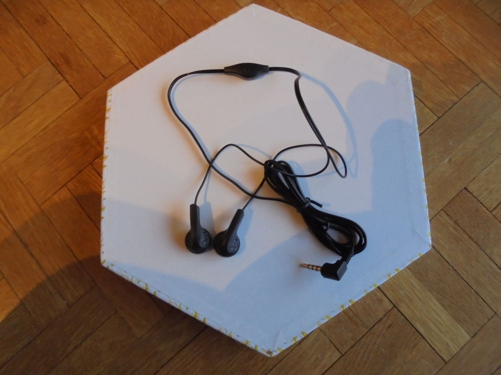 Paire d'&eacute;couteurs 3 (26) Téléphones et tablettes
