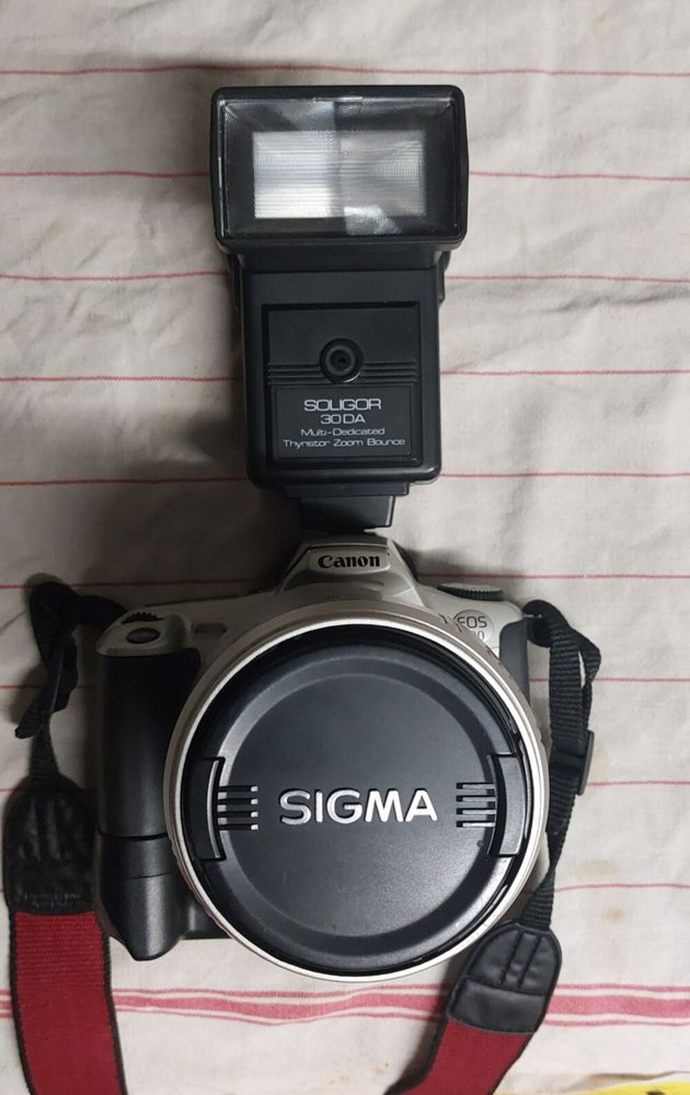 Appareil photo Canon Eos 300 avec tous les accessoires. Photos/Video/TV