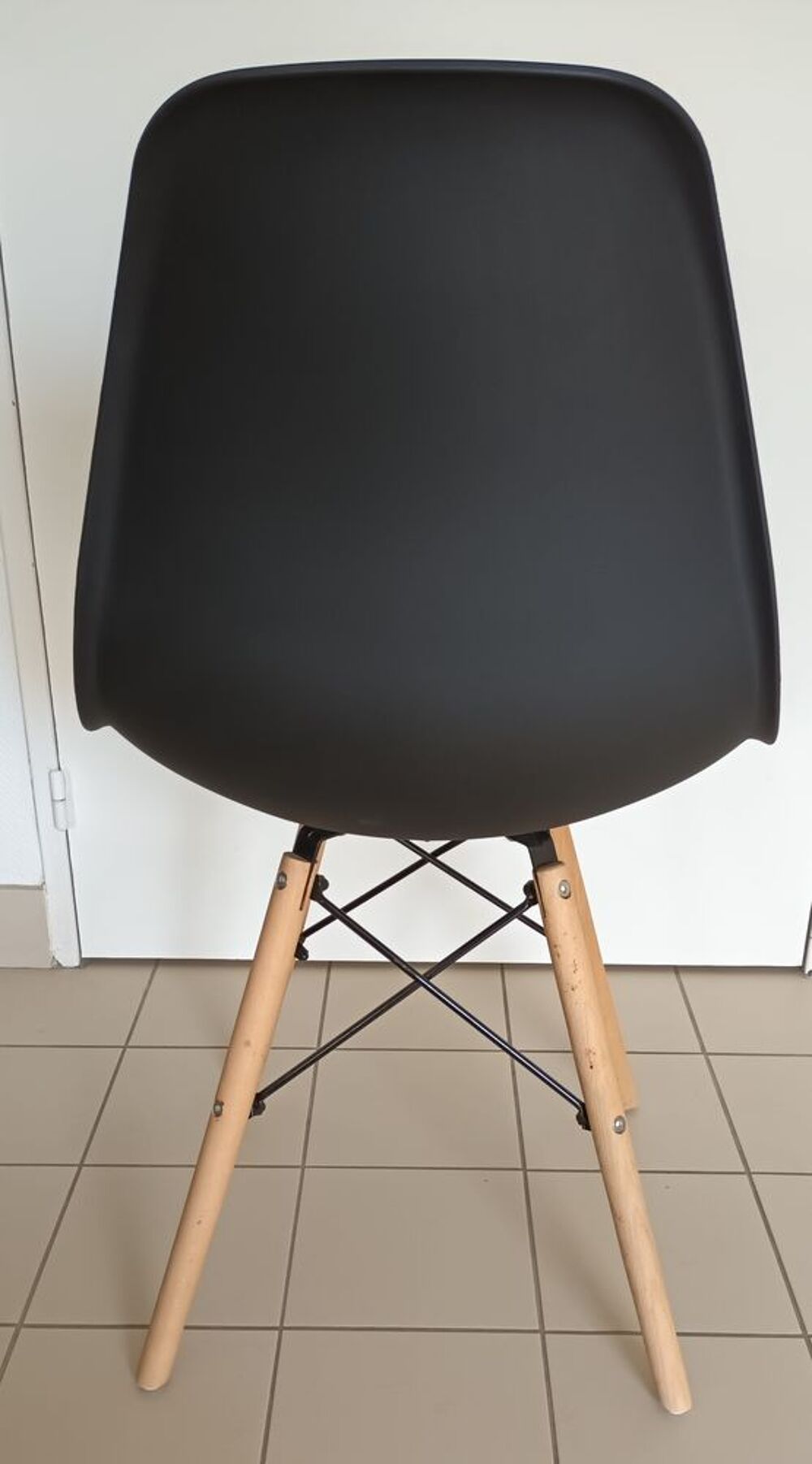 lot 6 chaises suedoises Meubles