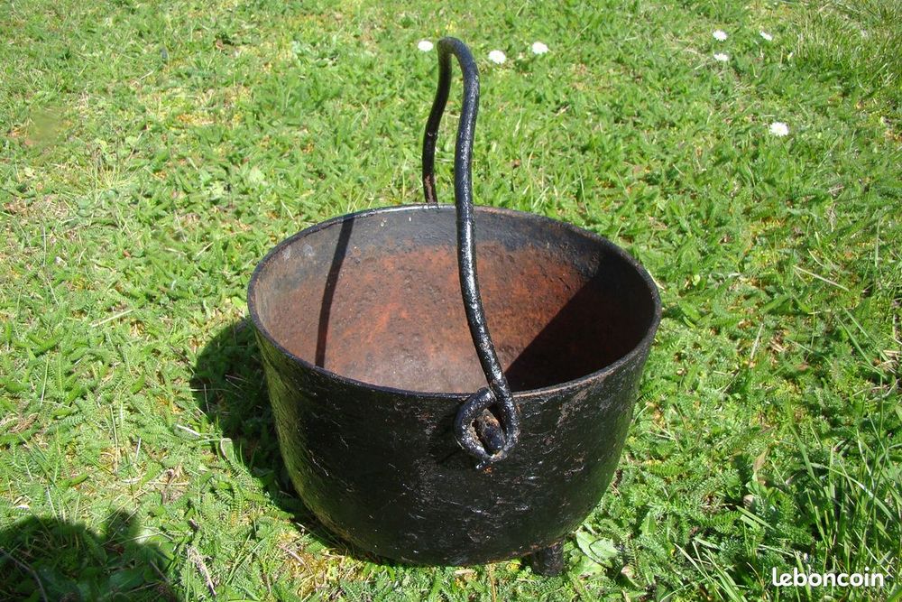 Ancien chaudron en fonte - ann&eacute;es 1930 (pour jardini&egrave;re) Jardin