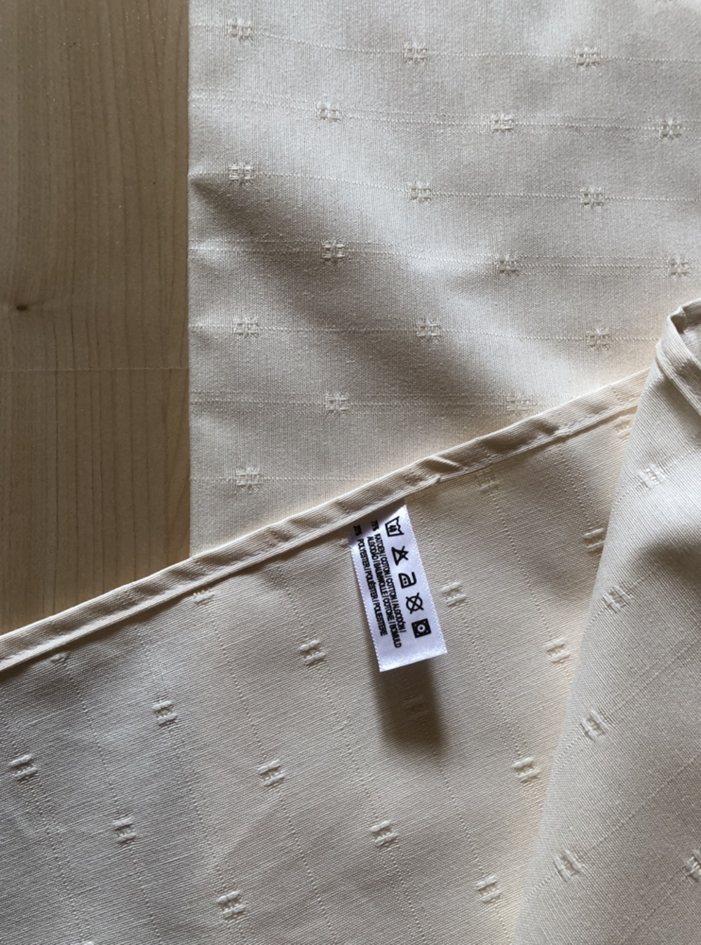 Nappe cr&egrave;me 267 x 160 cm neuve Décoration