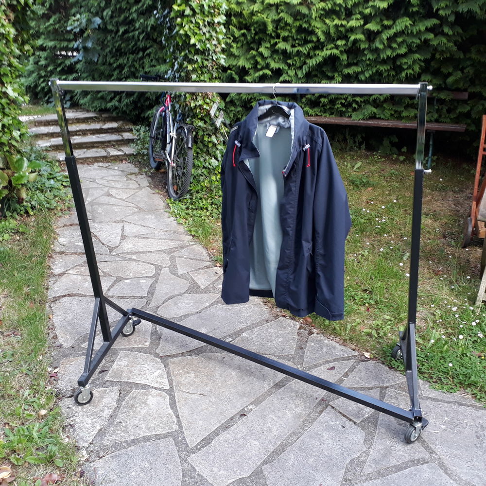 Portants v&ecirc;tements id&eacute;al brocante / r&eacute;ception Meubles