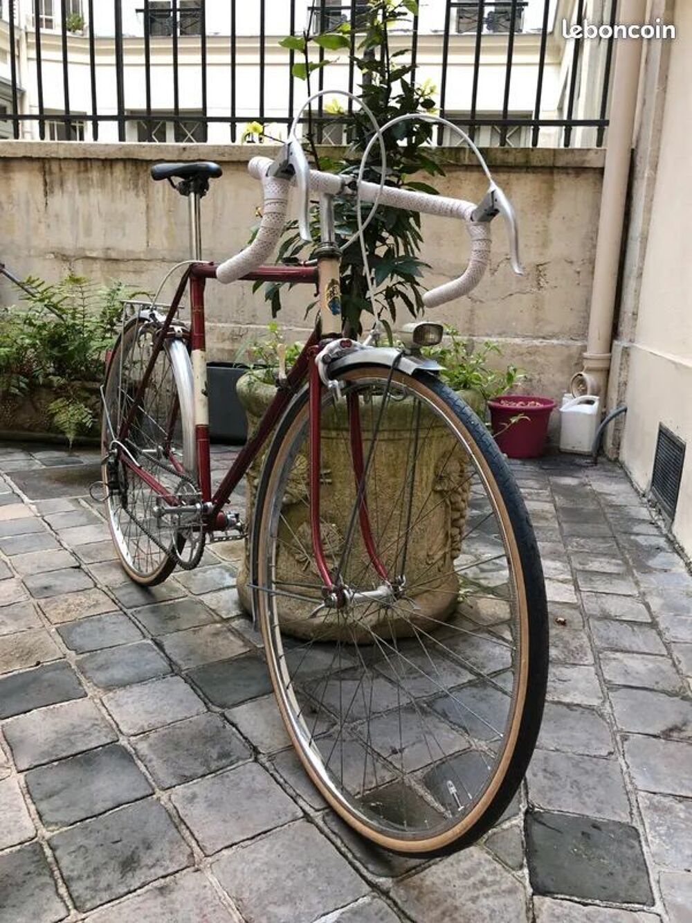 V&eacute;lo refait &agrave; neuf
Vélos