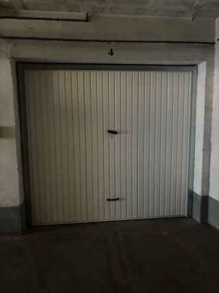  Parking / Garage à louer 12 m²