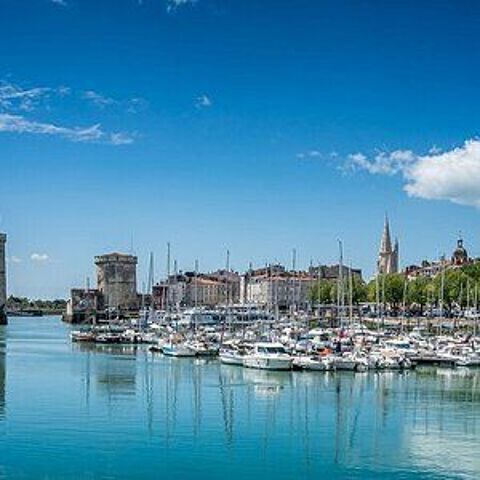 G&Icirc;TES - CHAMBRES D'H&Ocirc;TES STATION BALNEAIRE DU MEDOC 371000 33780 Soulac-sur-mer