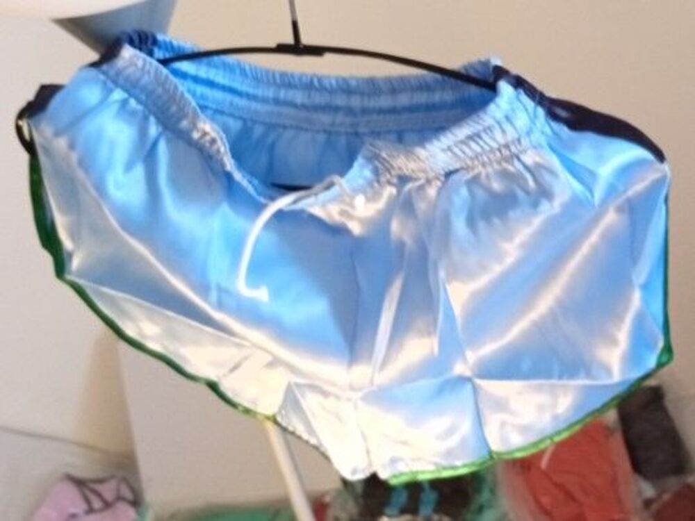 Short Vintage Satin Nylon Bleu ciel navy vert M42 Vêtements