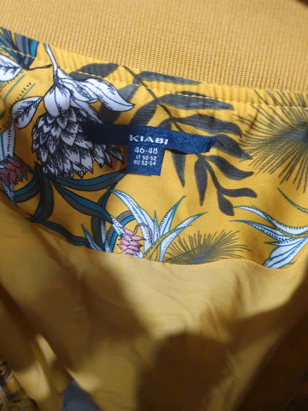 veste floral jaune ? 46-48 Vêtements