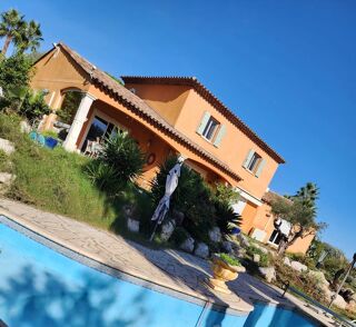  Villa � vendre 6 pi�ces 210 m�