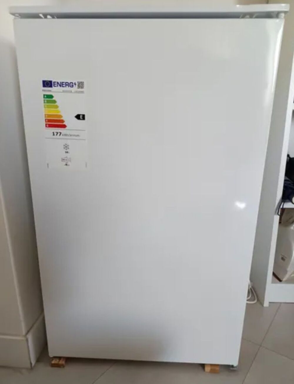 Electrolux cong&eacute;lateur LUB3AE88S 34db Electroménager