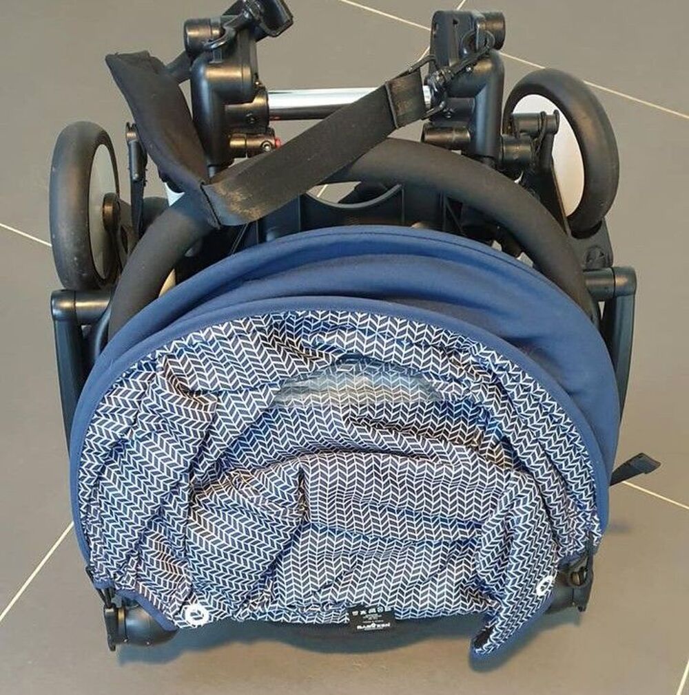 Poussette yoyo Puériculture