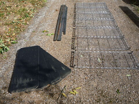 Etag�re m�tallique fil d'acier
91cm x 35cm
h 2m 65 Castres (81)