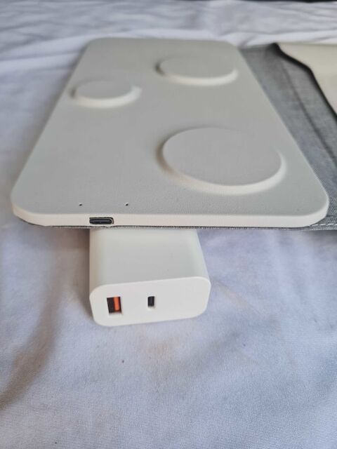 Housse MacBook / iPad 13-14  + Station Charge Sans Fil 5 en 1 (Neuf) 27 Morsang-sur-Orge (91)