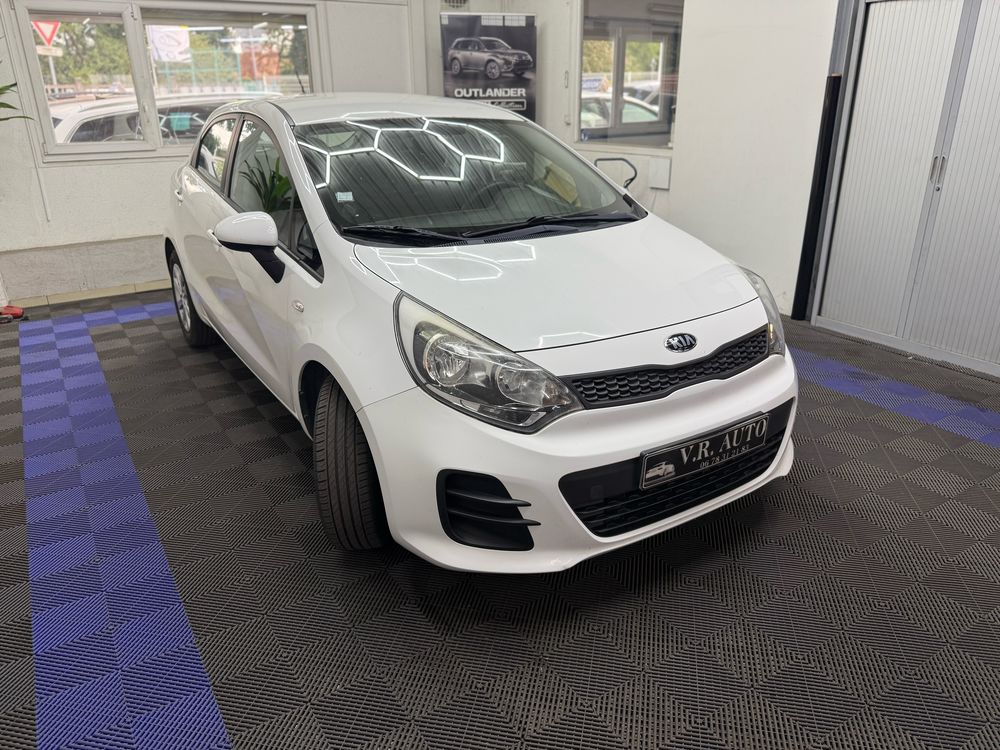 Rio 1.1 CRDi 75 Motion 2016 occasion 69120 Vaulx-en-Velin