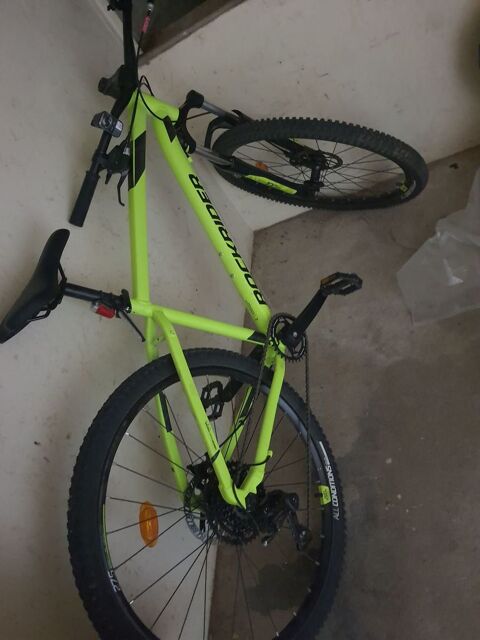 VTT Rockrider jaune fluo freins à disque 279 Vaux-le-Pénil (77)